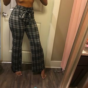Fashion Nova Pants Size L